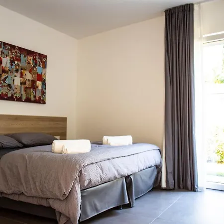 Zangirolami - Luxury Garden And Balcony