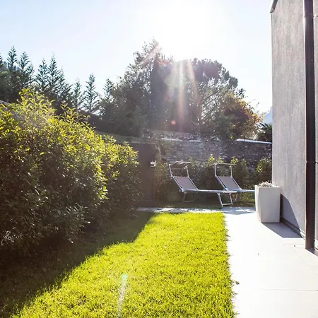 Zangirolami - Luxury Garden And Balcony * Riva del Garda