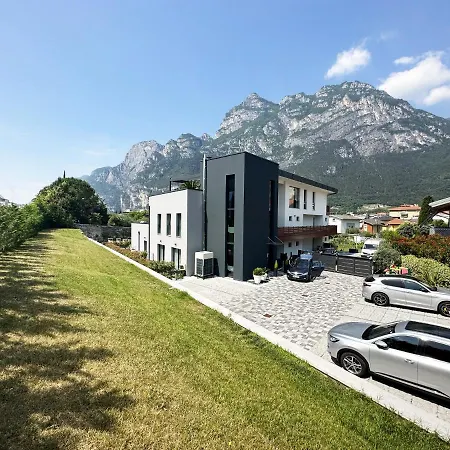Apartment Zangirolami - Luxury Garden And Balcony *